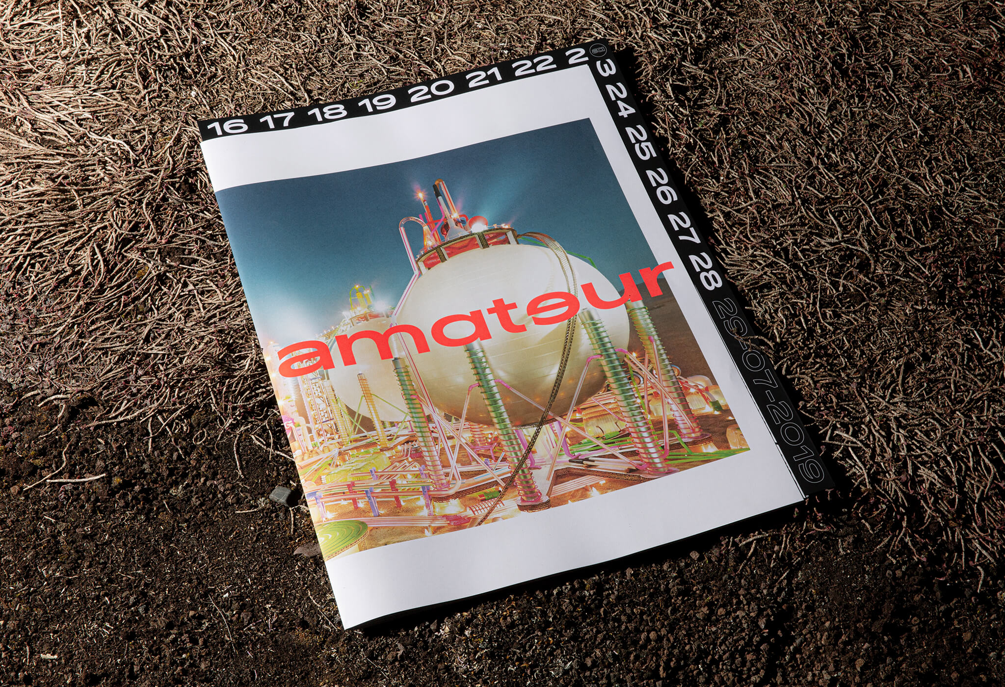 Großformatiges Magazincover mit Neon Bild / Large format magazine cover with neon