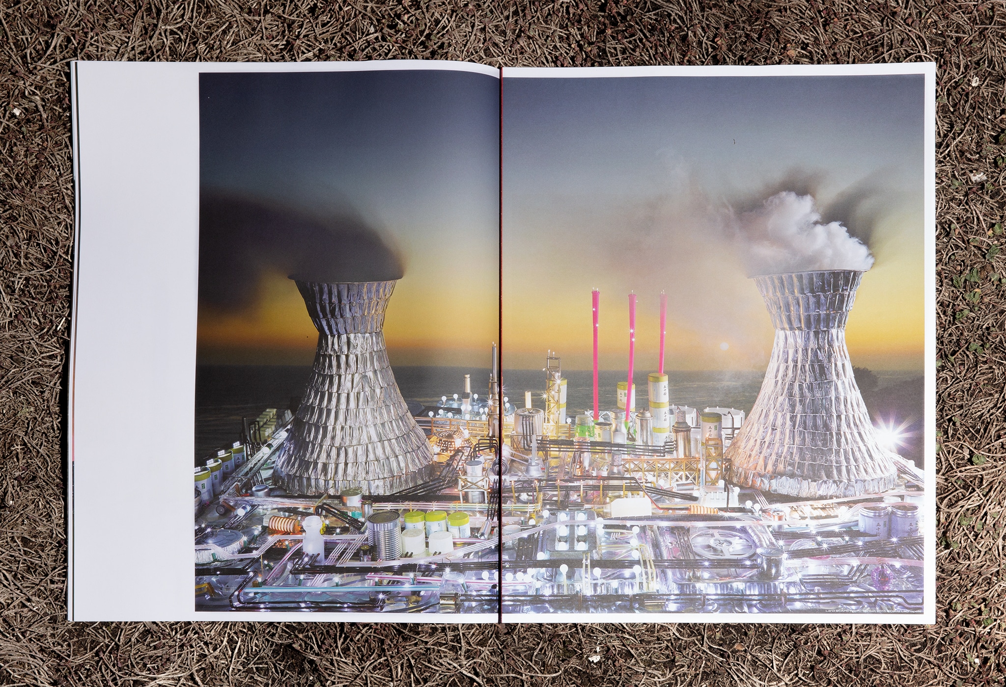 Magazinlayout Atomkraftwerk Bild / Magazine layout atomic power image
